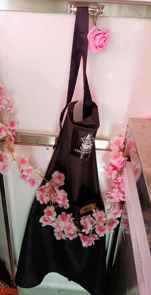 cafe and bloom coffeetruck